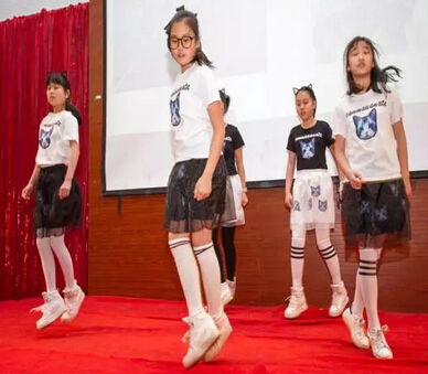 上海枫叶国际学校2016秋季年级家长会：表演
